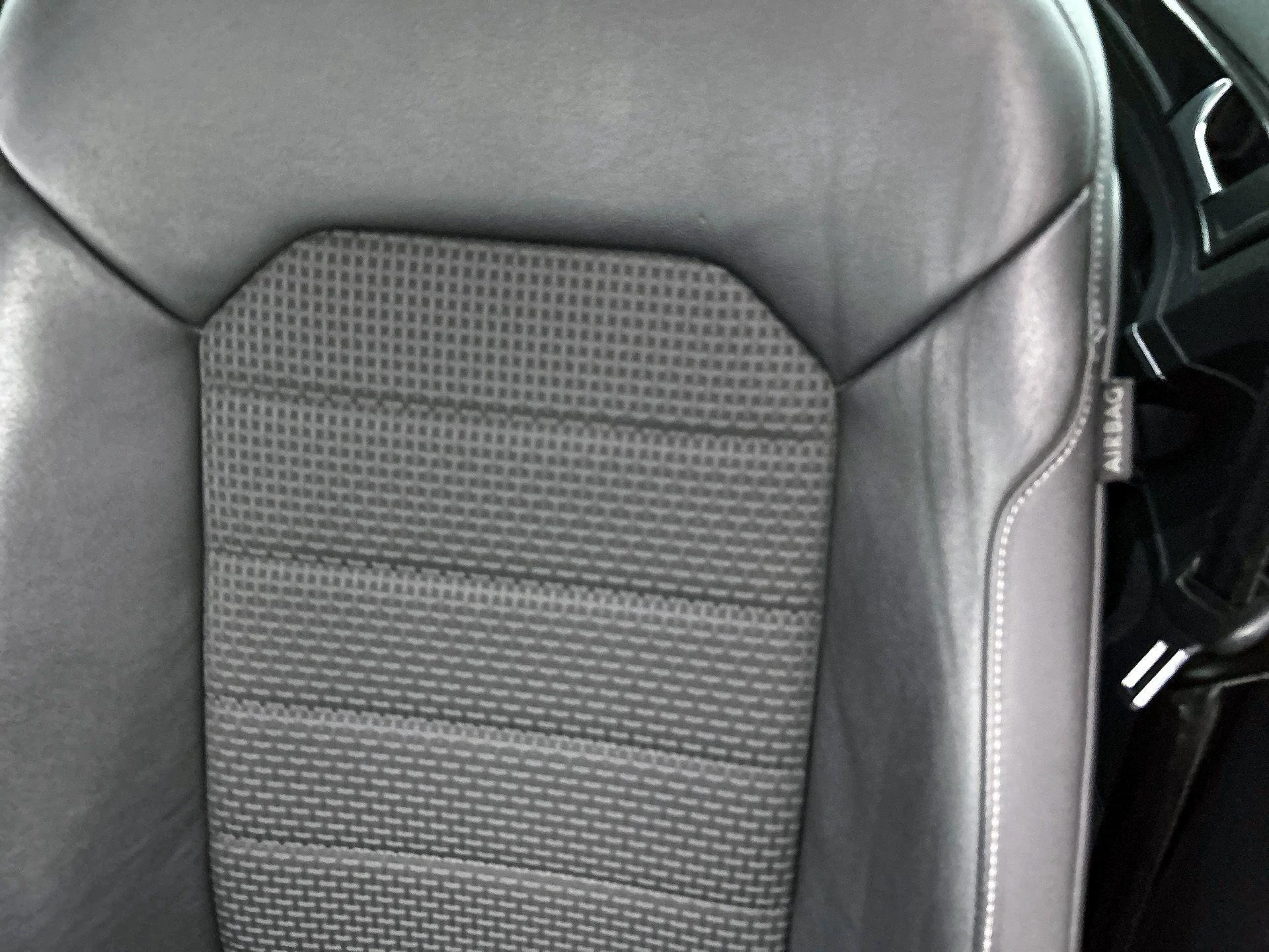 Volkswagen-Golf-image-17