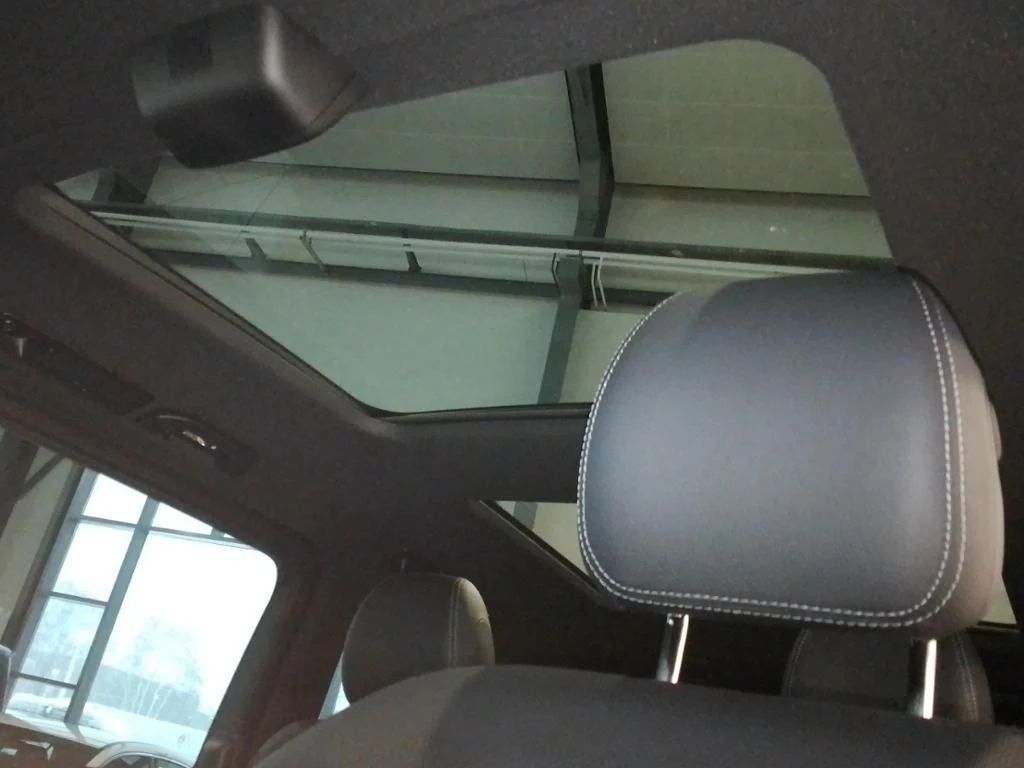 Mercedes-Benz-V-Klasse-image-17