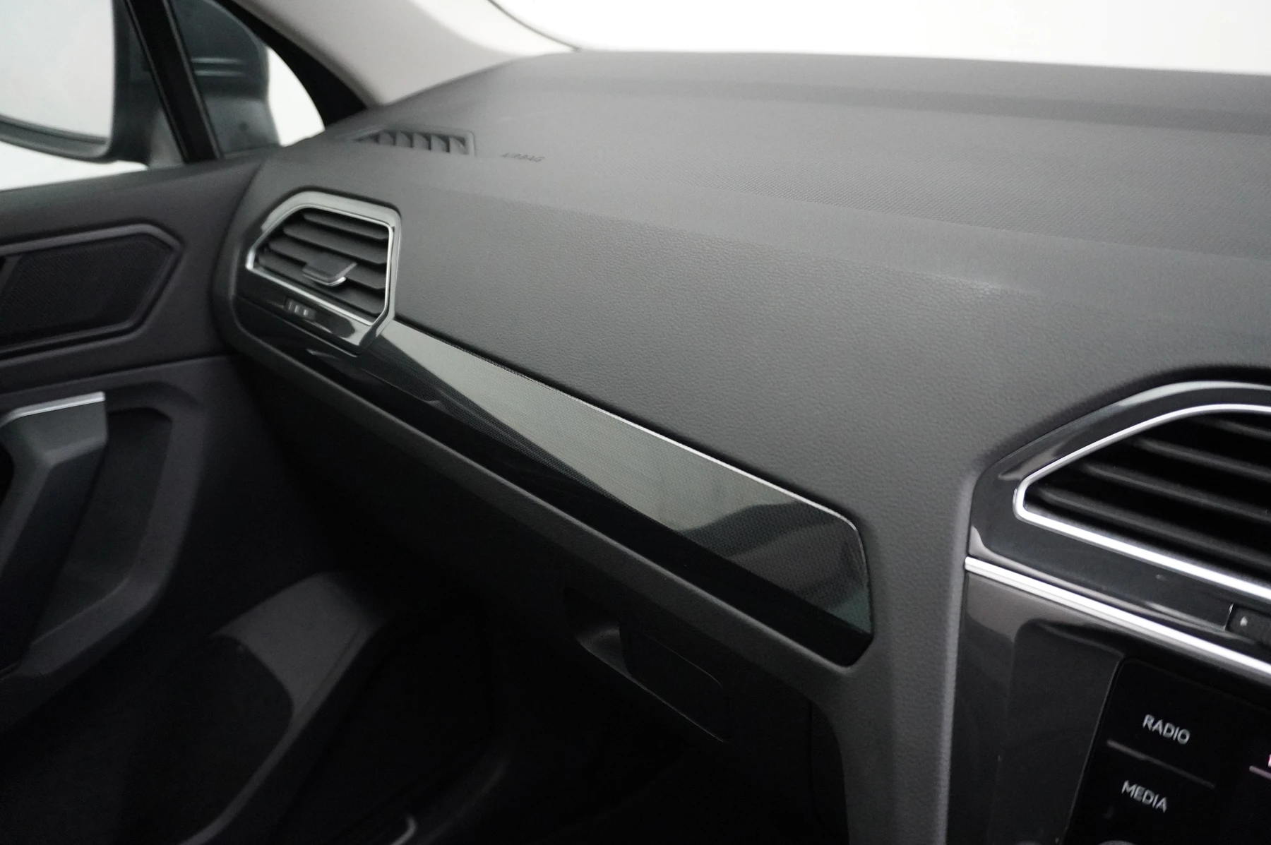 Volkswagen-Tiguan-image-41