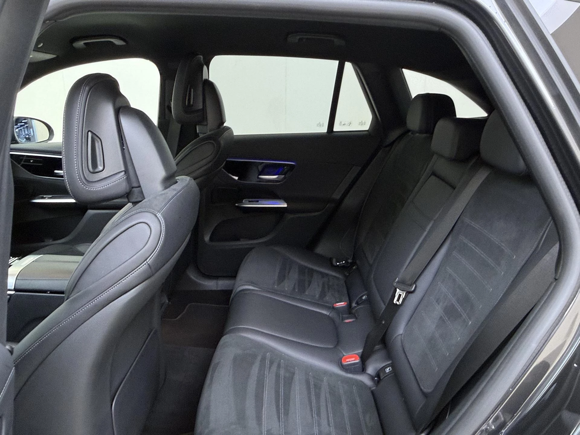 Mercedes-Benz-GLC-image-11