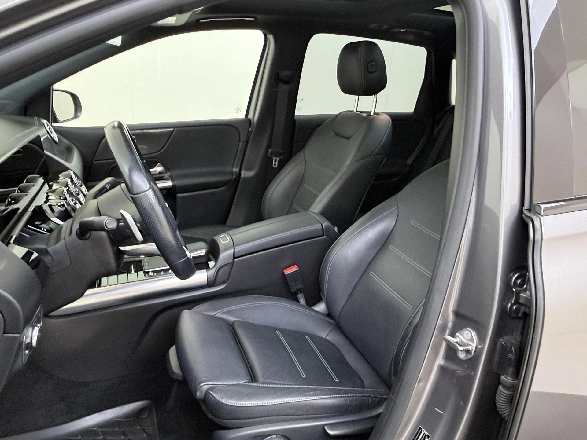 Mercedes-Benz-B-Klasse-image-14