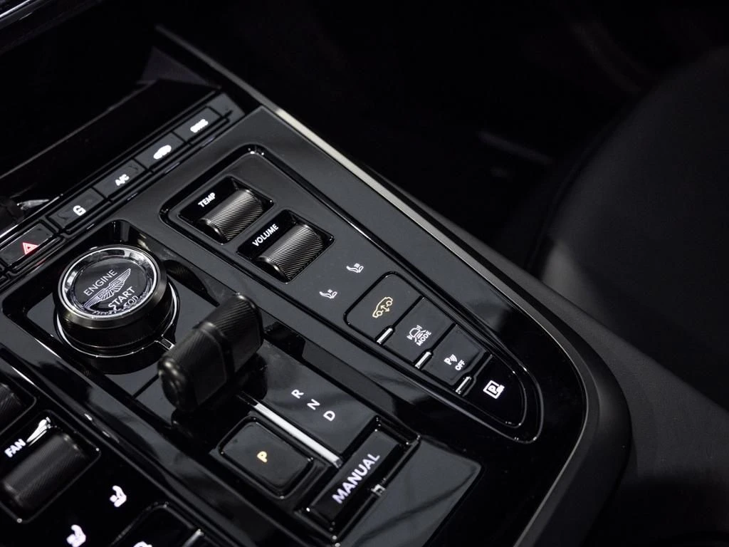 Aston Martin-DBX-image-30