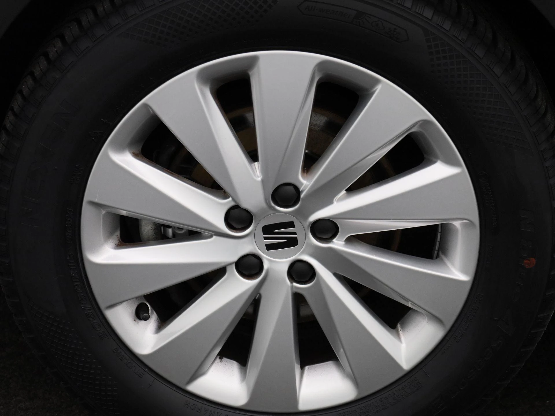 SEAT-Arona-image-11