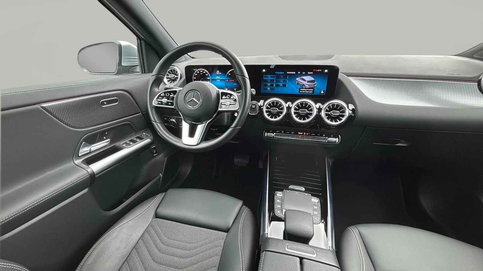 Mercedes-Benz-EQA-image-8