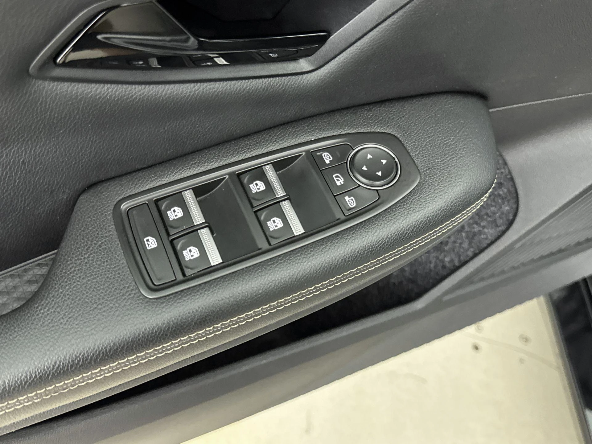 Renault-Megane E-Tech-image-9