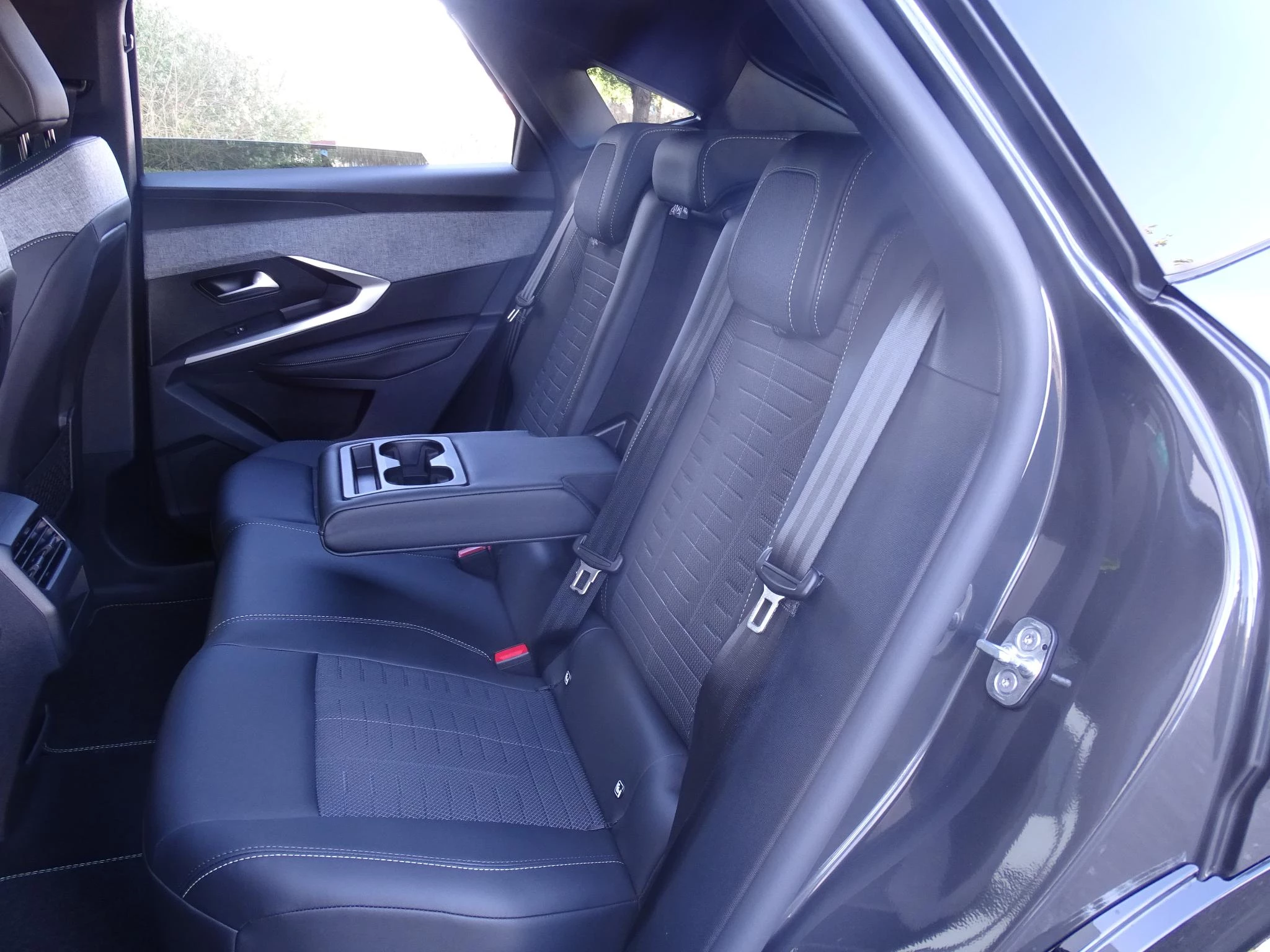 Peugeot e-3008 e-3008 210 GT +pano dak