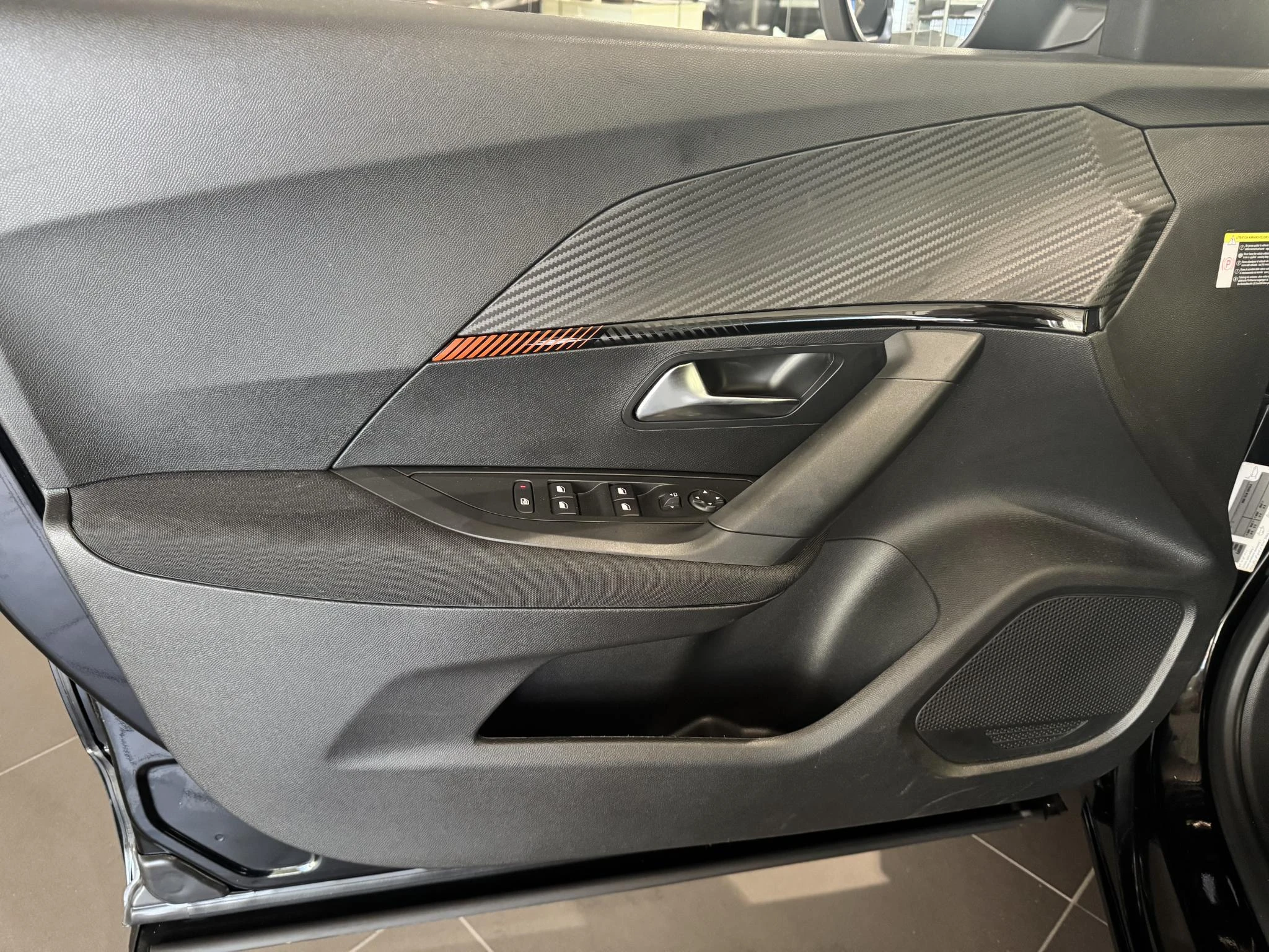 Peugeot-e-2008-image-34
