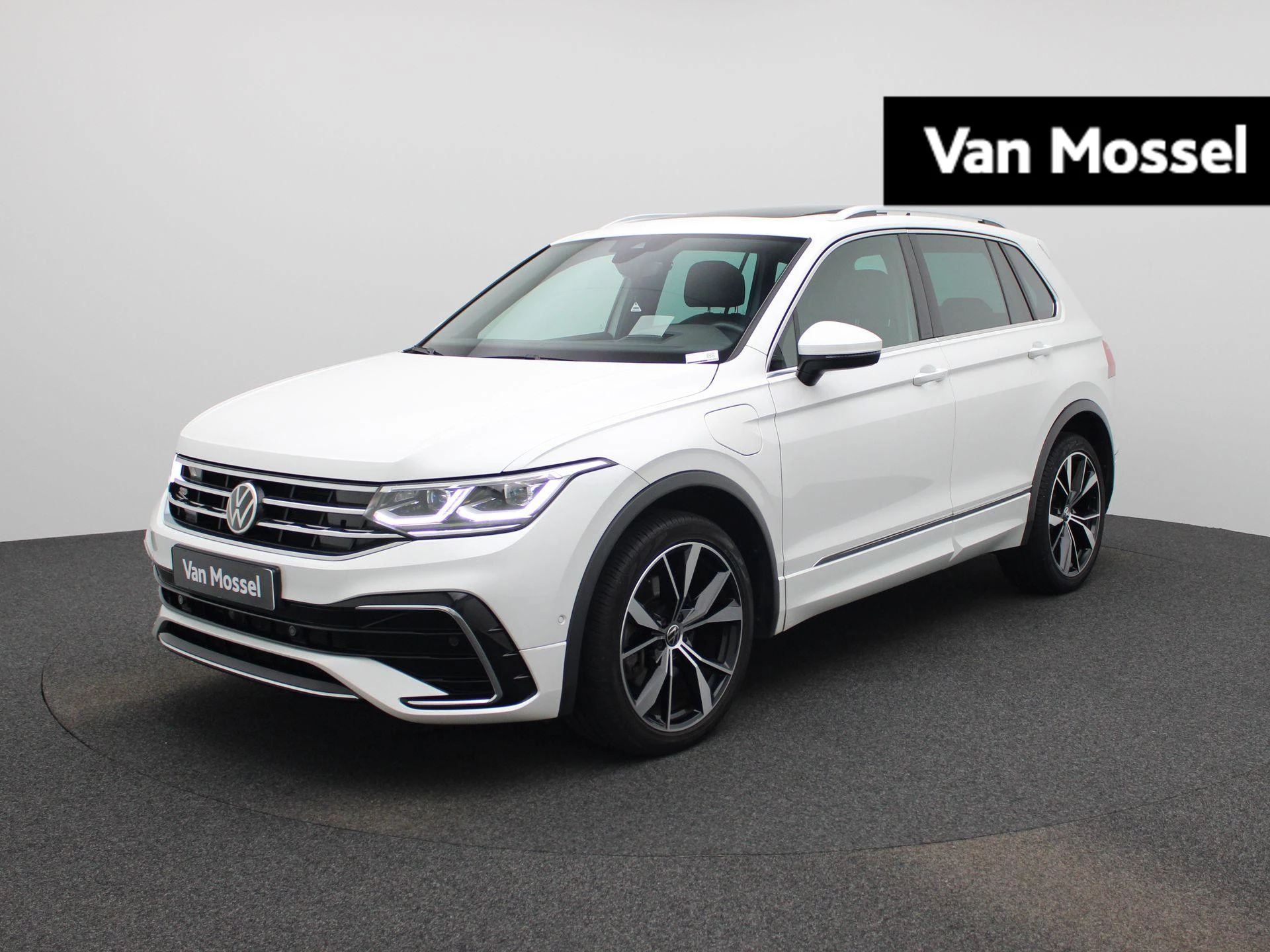 Volkswagen-Tiguan-image-0