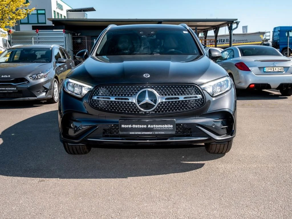 Mercedes-Benz-GLC 300 d-image-3