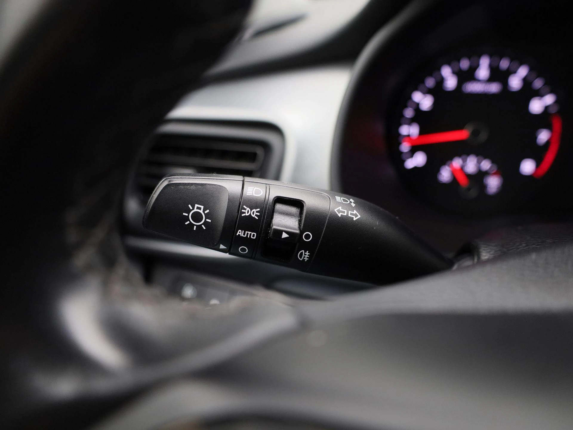 Kia-Stonic-image-18