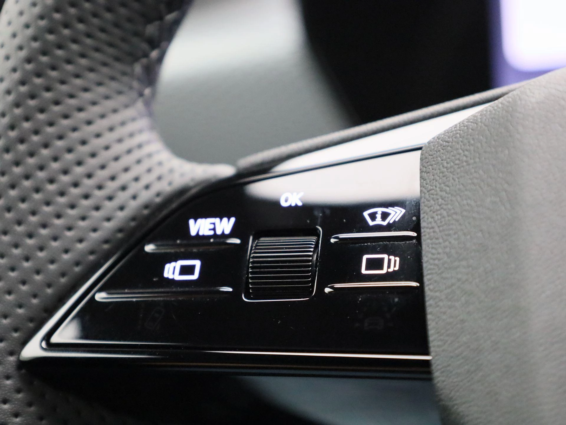 Audi-A6 Avant e-tron-image-18
