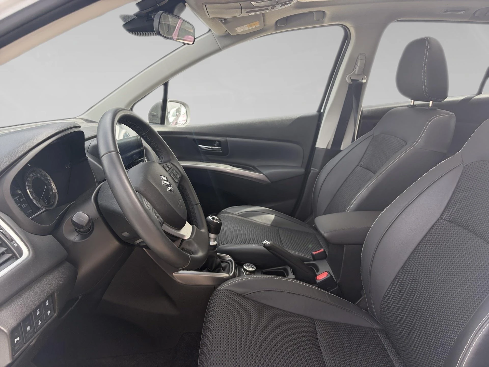 Suzuki-S-Cross-image-9