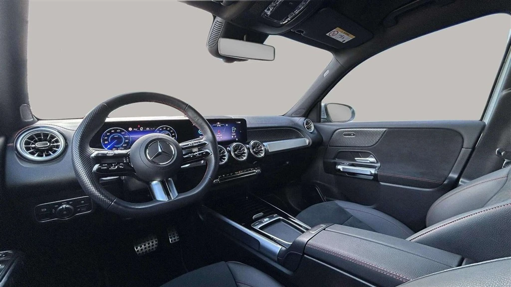 Mercedes-Benz-EQB-image-20
