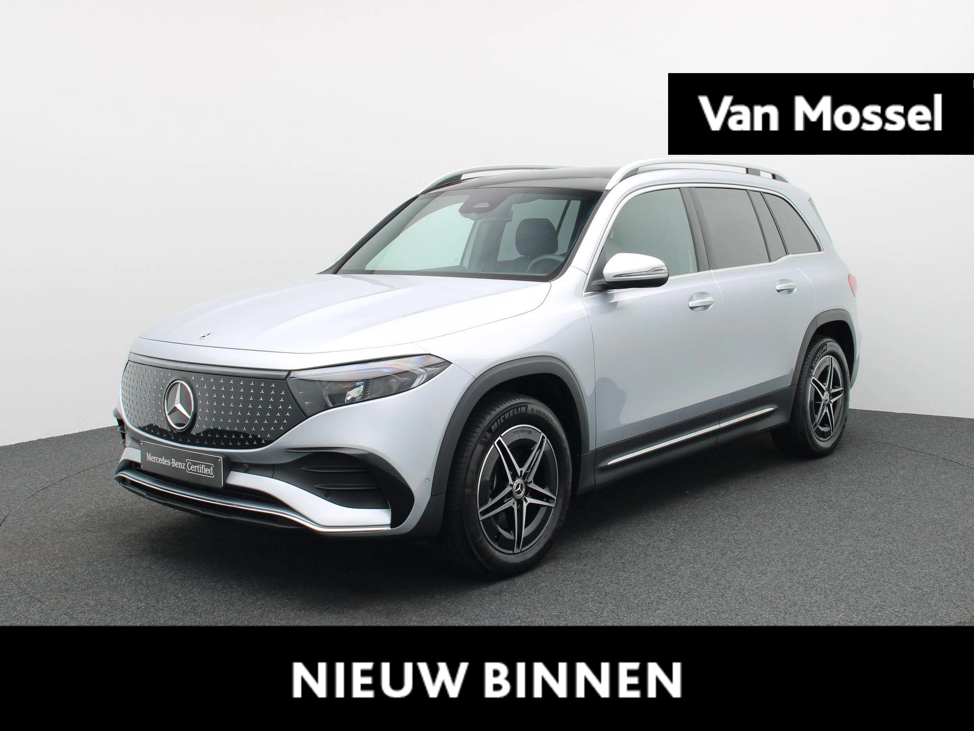 Mercedes-Benz-EQB-image-0
