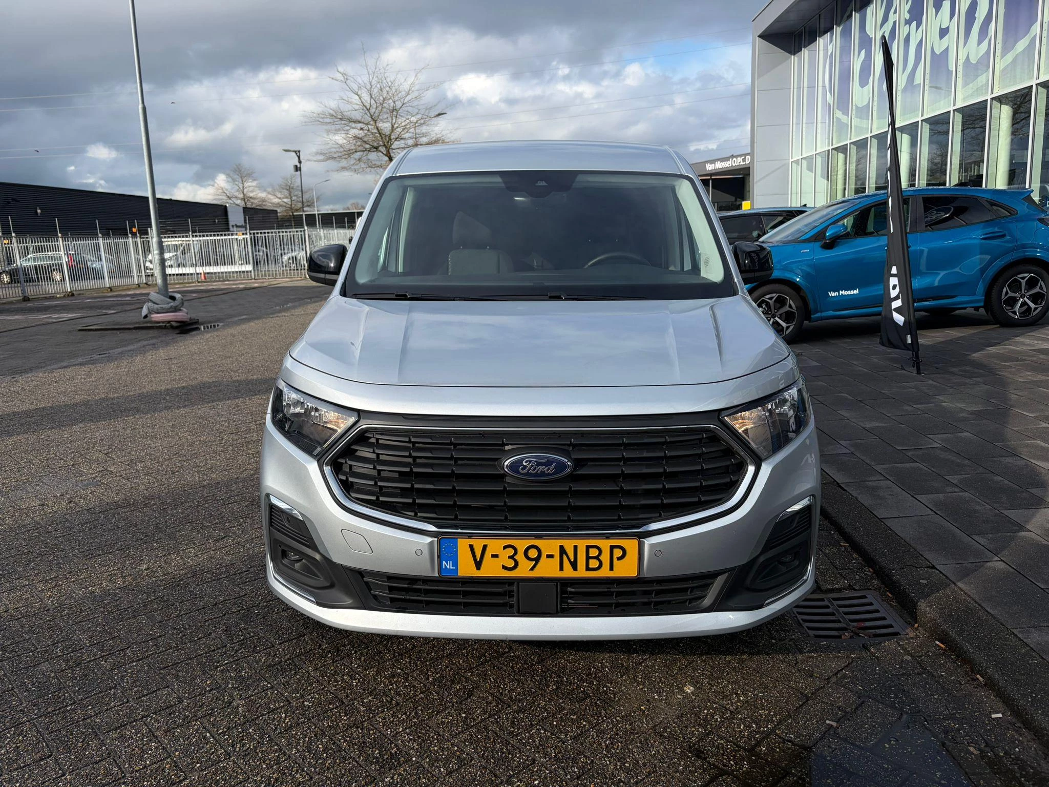 Ford-Transit Connect-image-10