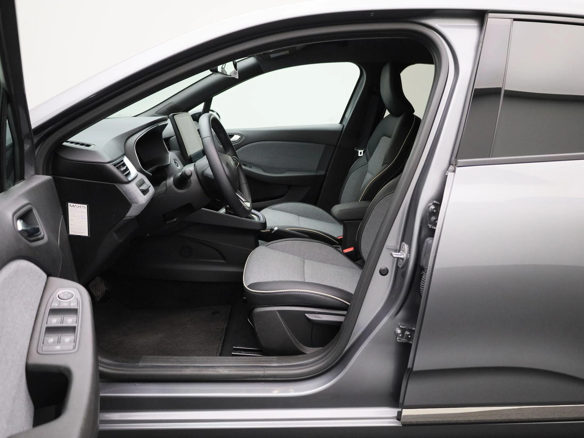 Renault-Clio-image-8