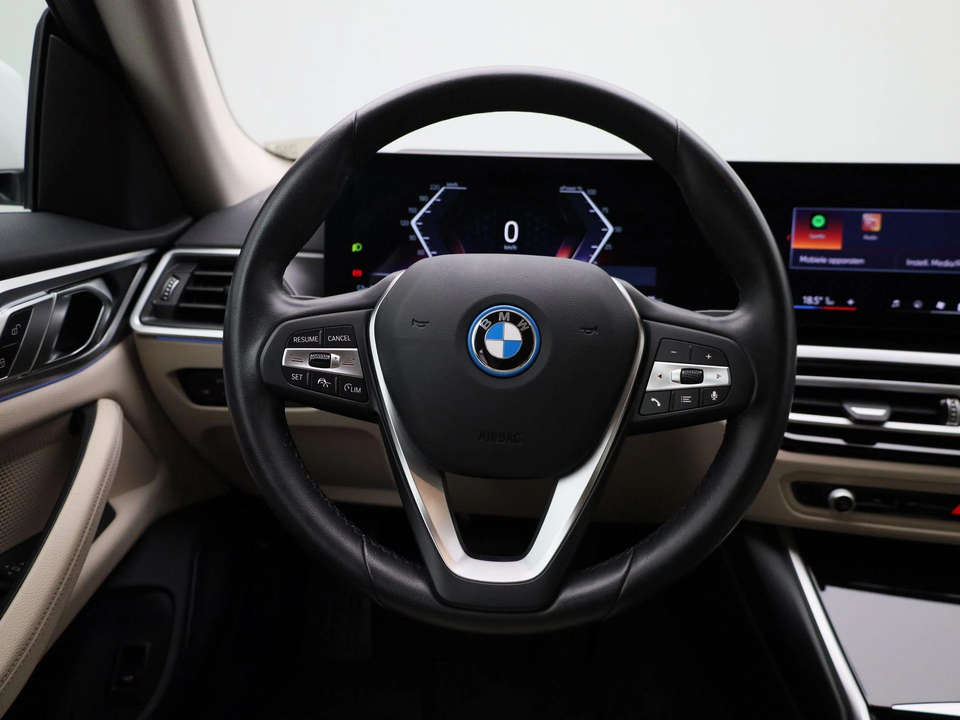 BMW-i4-image-6