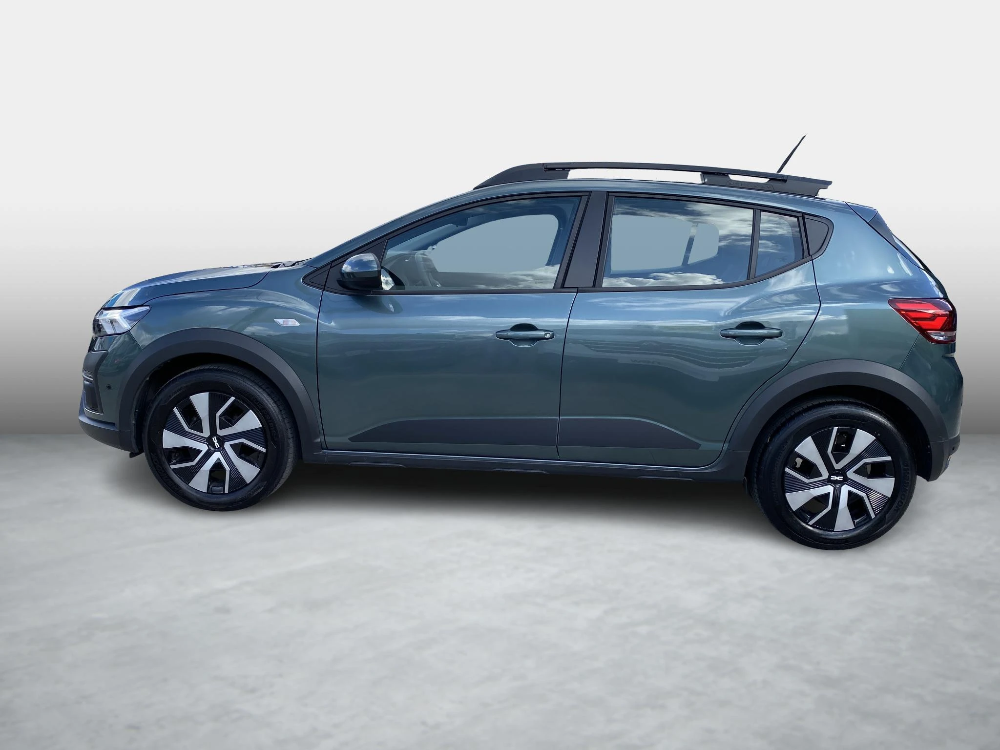 Dacia-Sandero Stepway-image-5