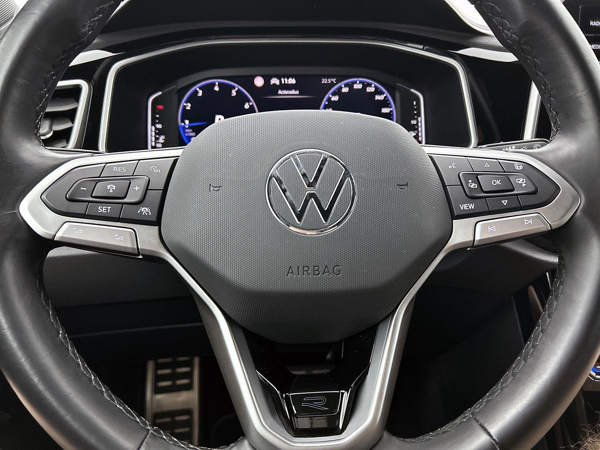 Volkswagen-T-Roc-image-38
