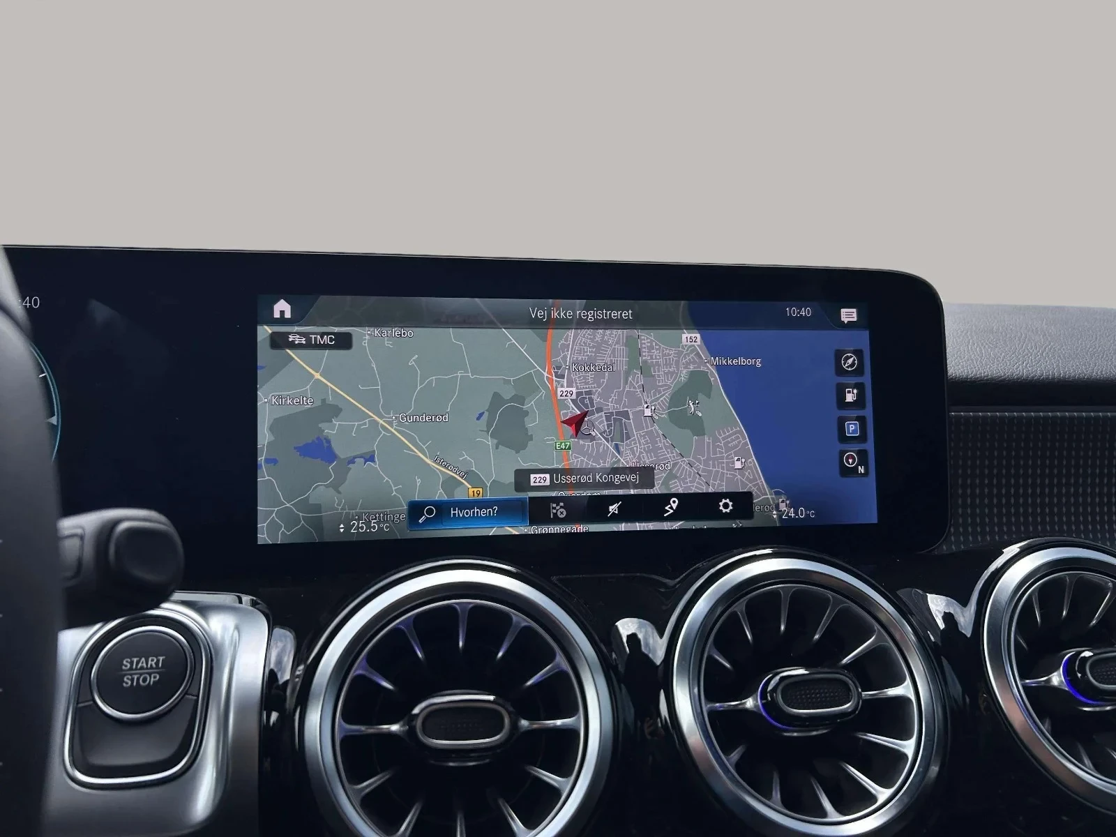 Mercedes-Benz-EQB-image-13