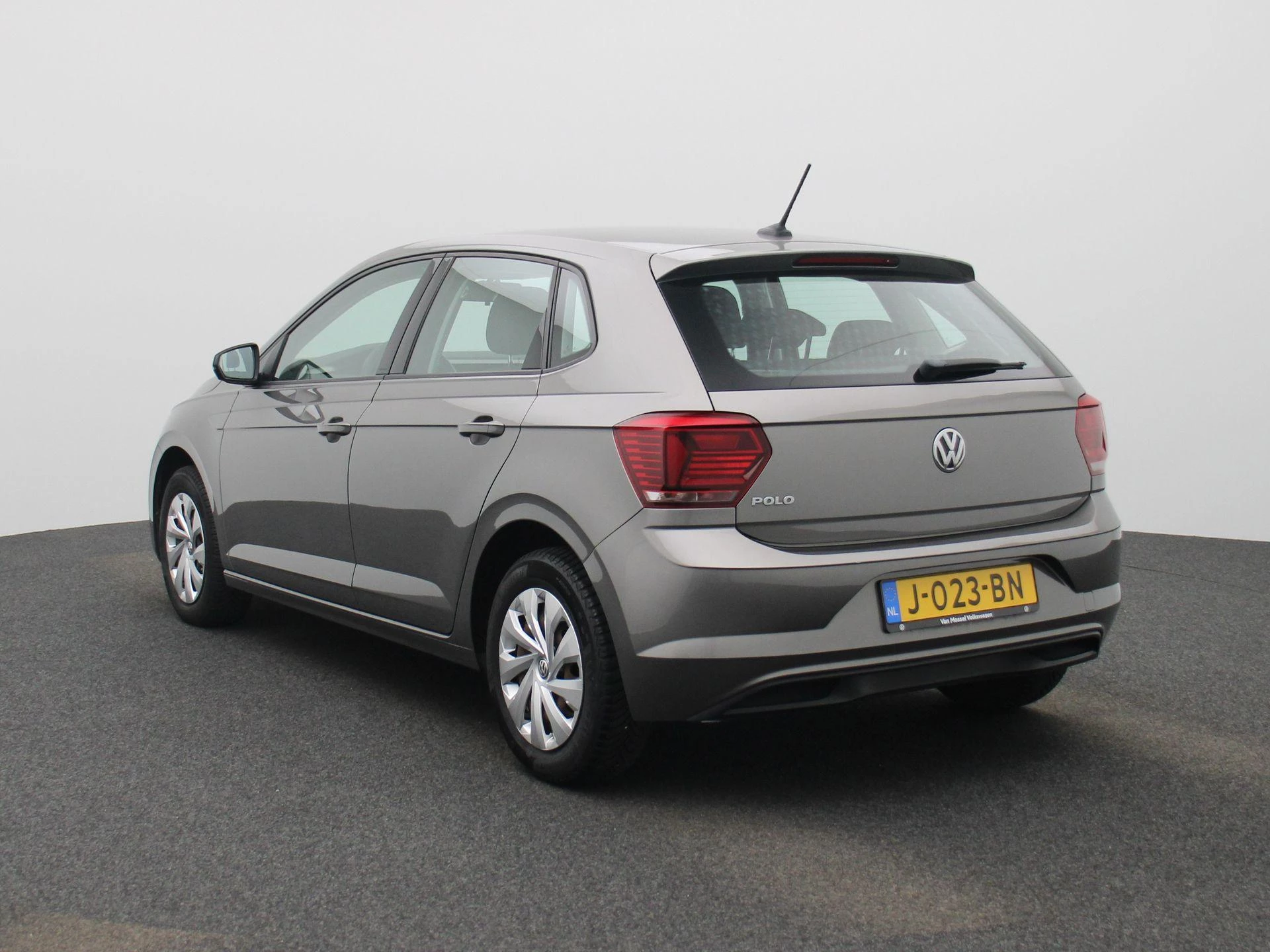 Volkswagen-Polo-image-1