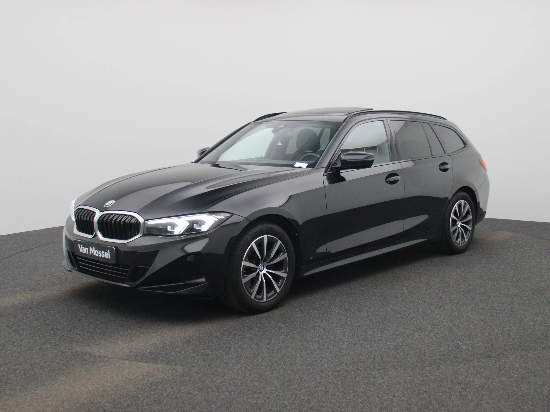 BMW-Série 3-image-0