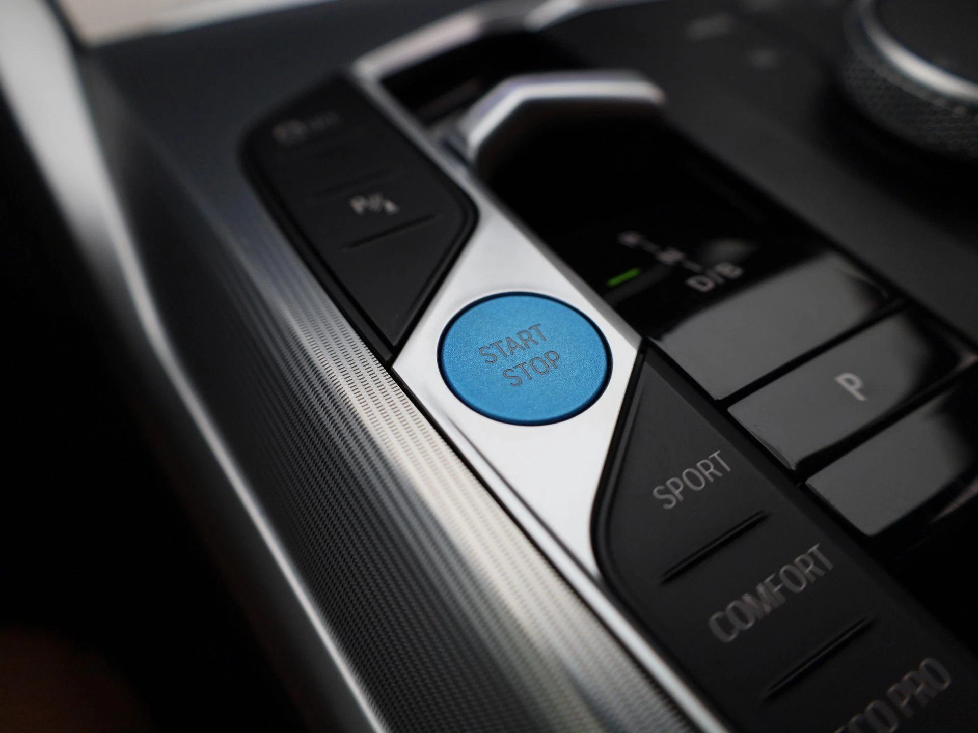 BMW-i4-image-30