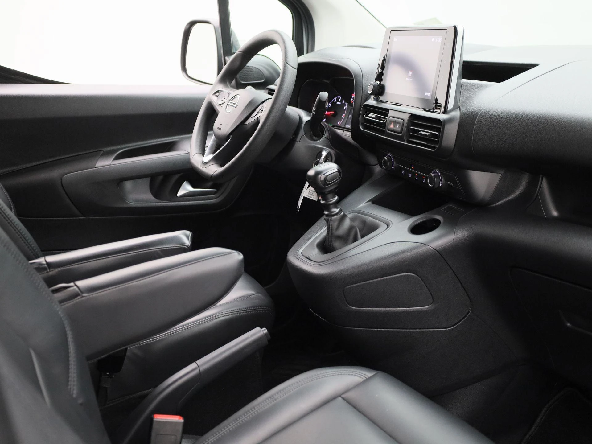 Opel-Combo Life-image-29
