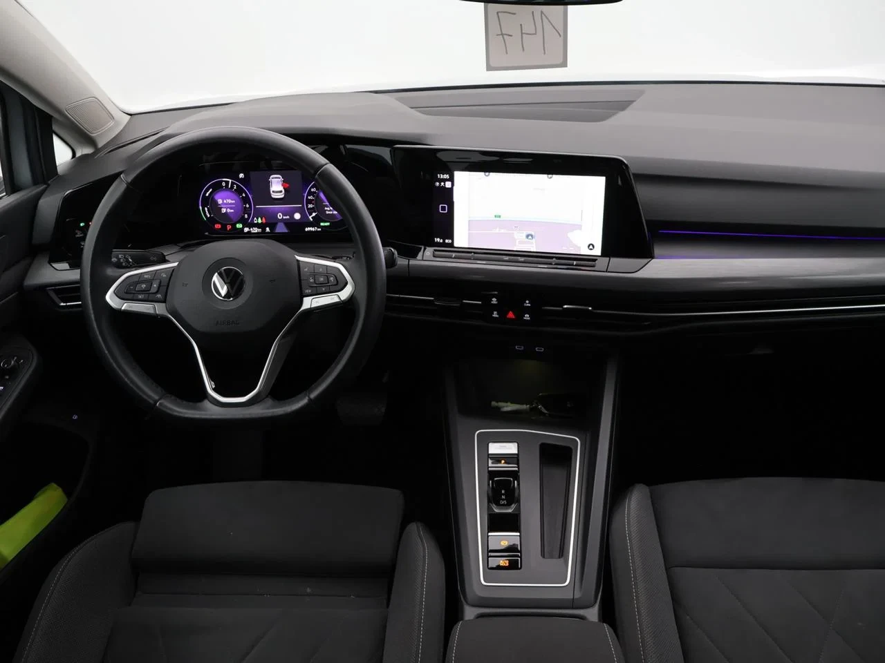 Volkswagen-Golf-image-17
