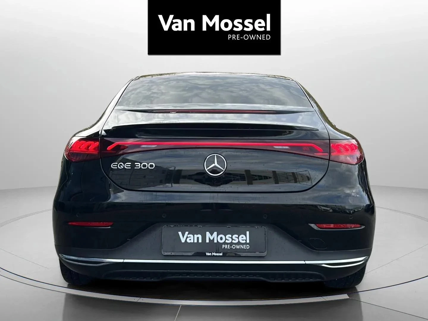 Mercedes-Benz-EQE-image-5