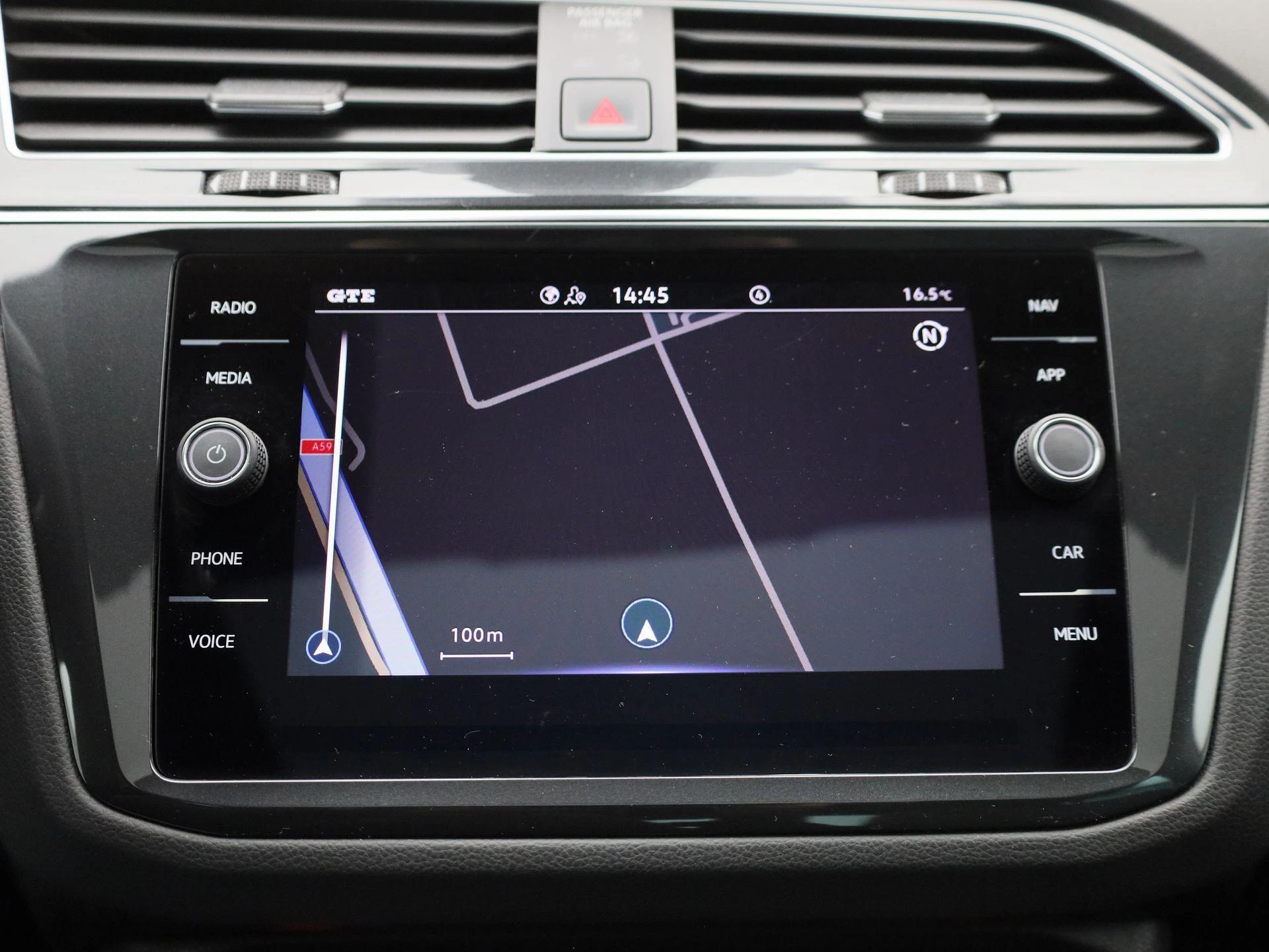 Volkswagen-Tiguan-image-17