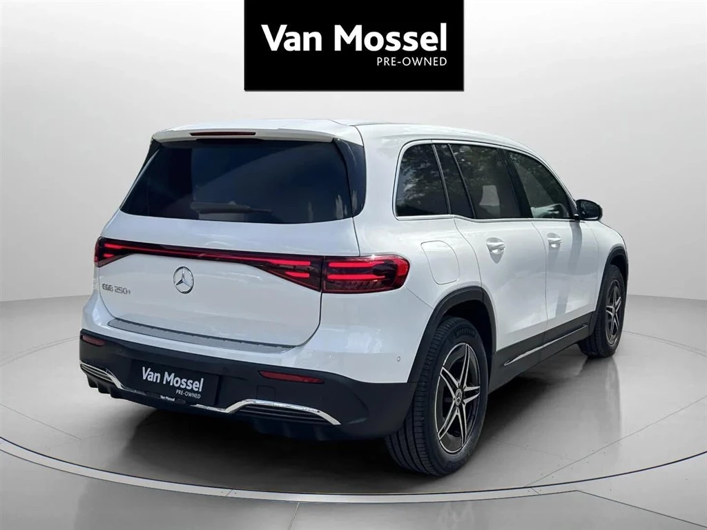 Mercedes-Benz-EQB-image-4