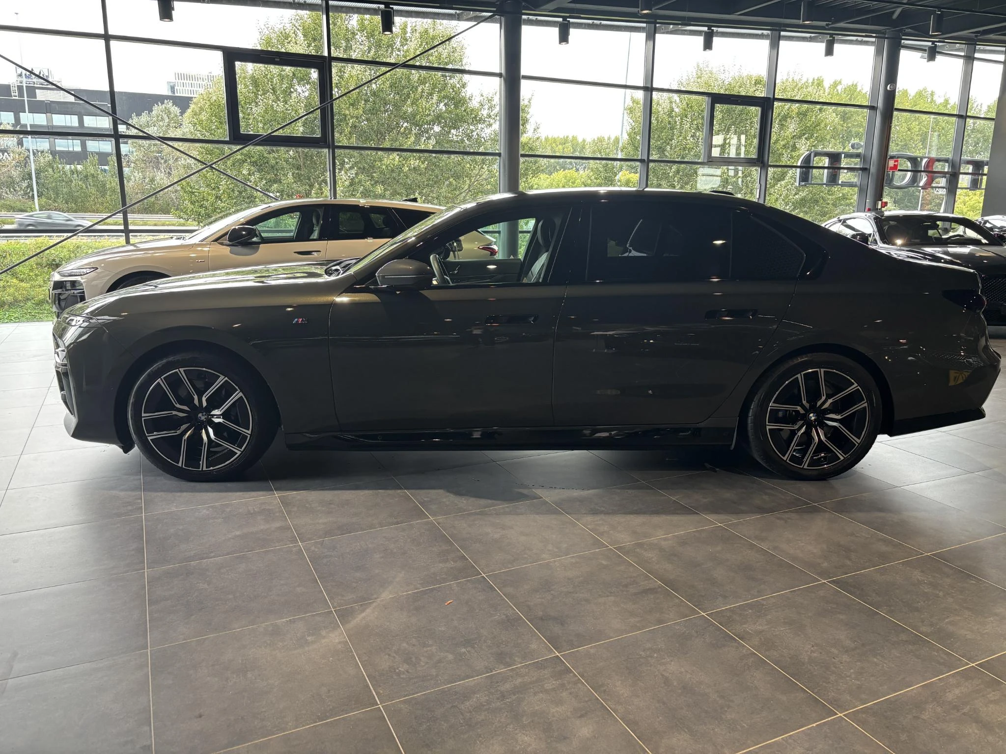 BMW-i7-image-2