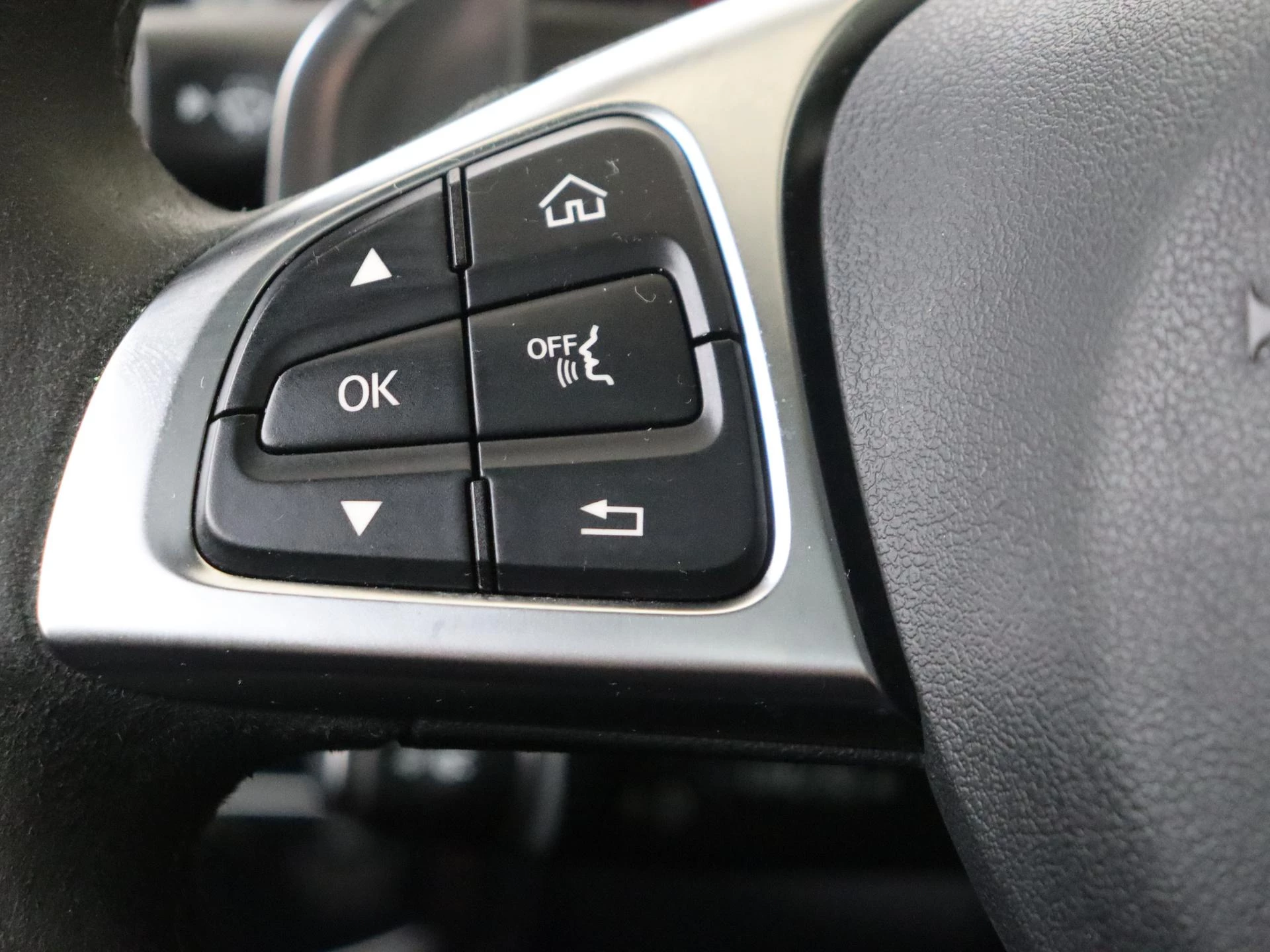 Mercedes-Benz-C-Klasse-image-19