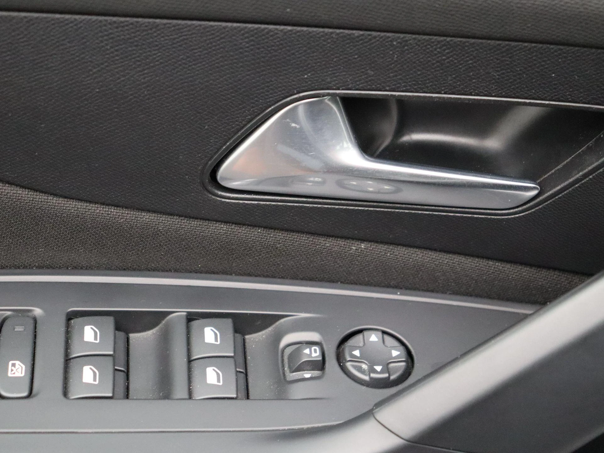 Peugeot-308-image-9