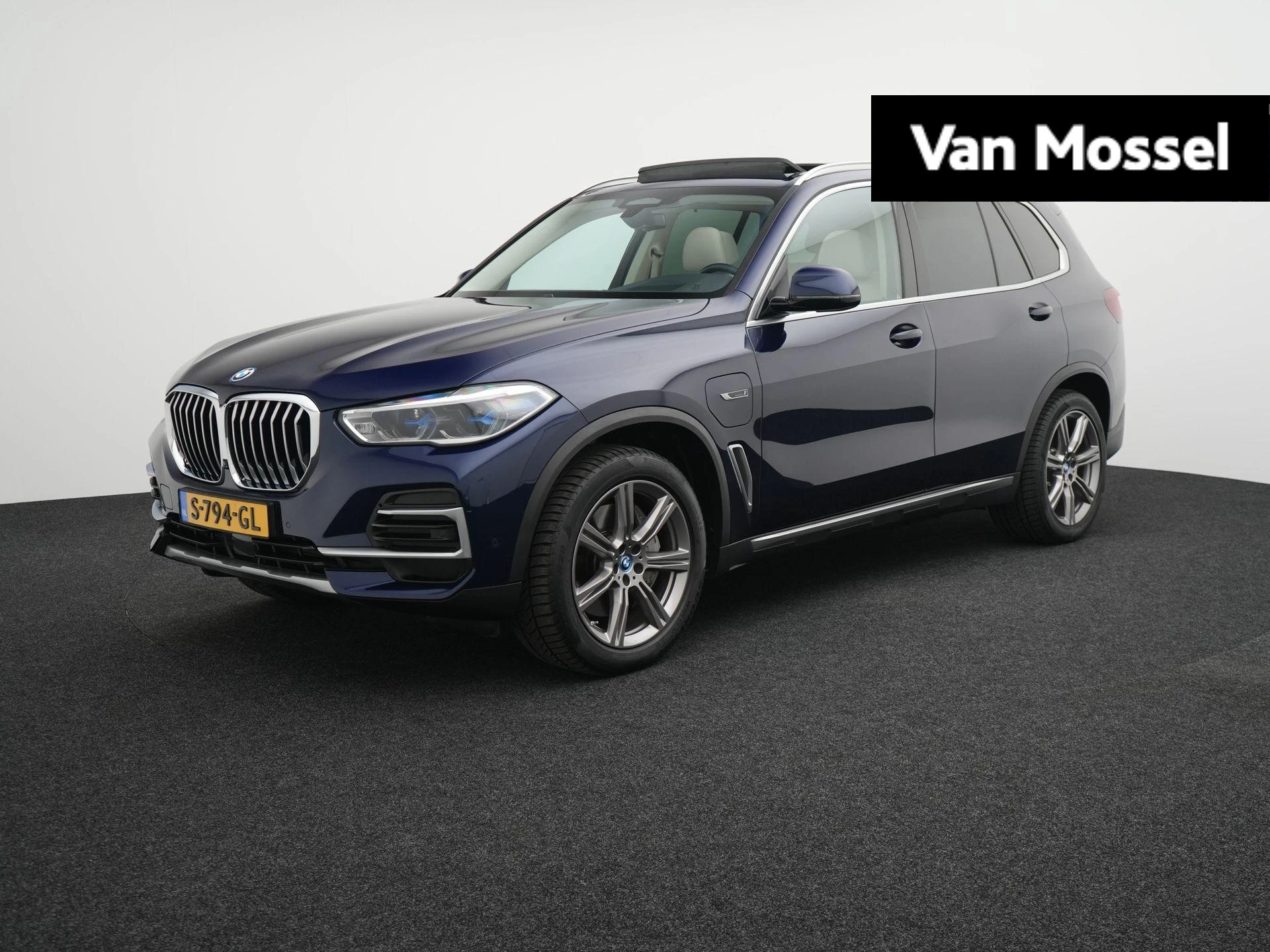 BMW-X5-image-0