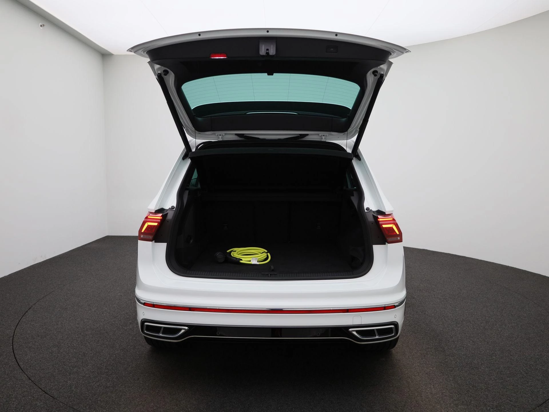 Volkswagen-Tiguan-image-10