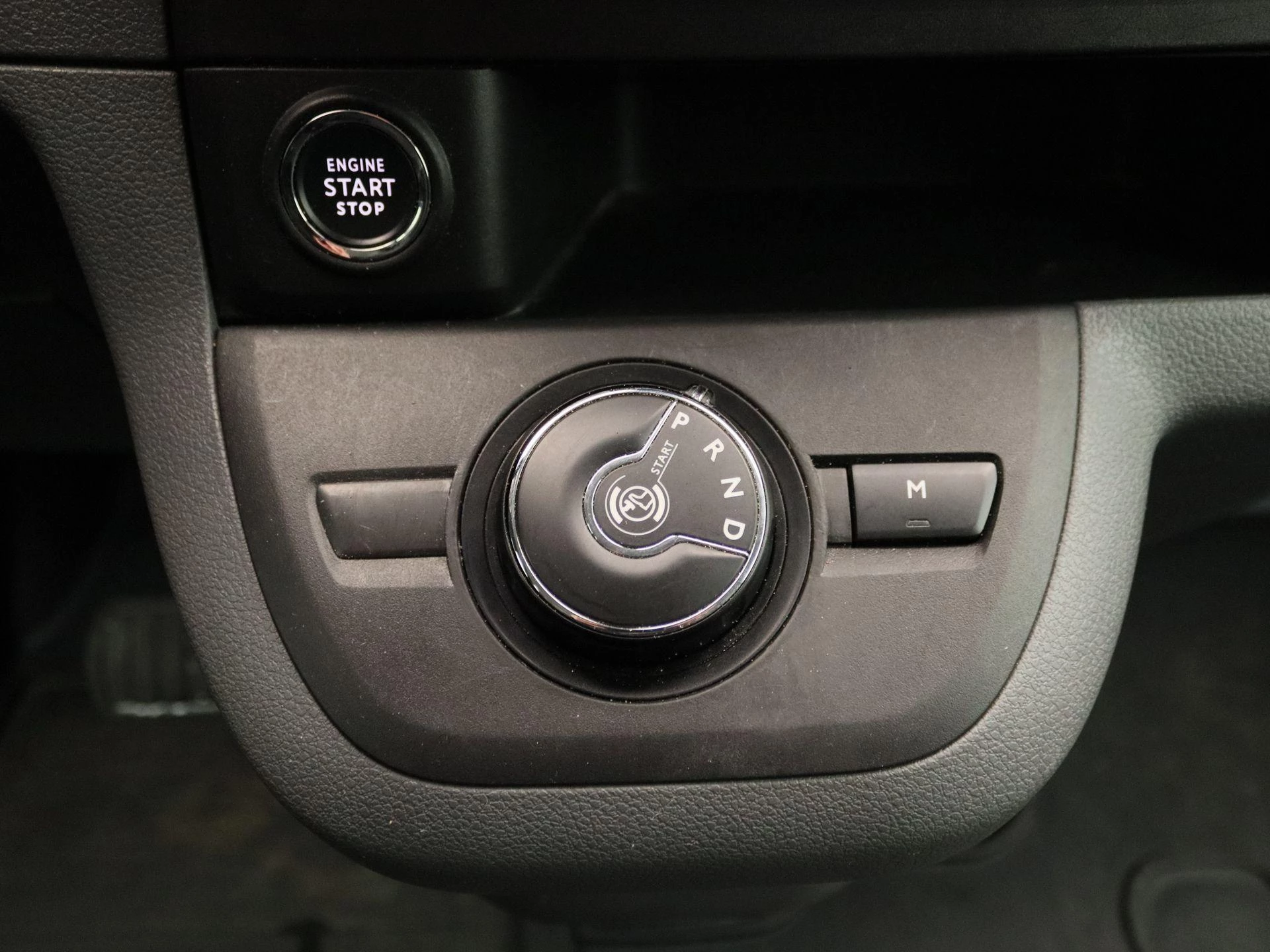 Opel-Vivaro-image-9