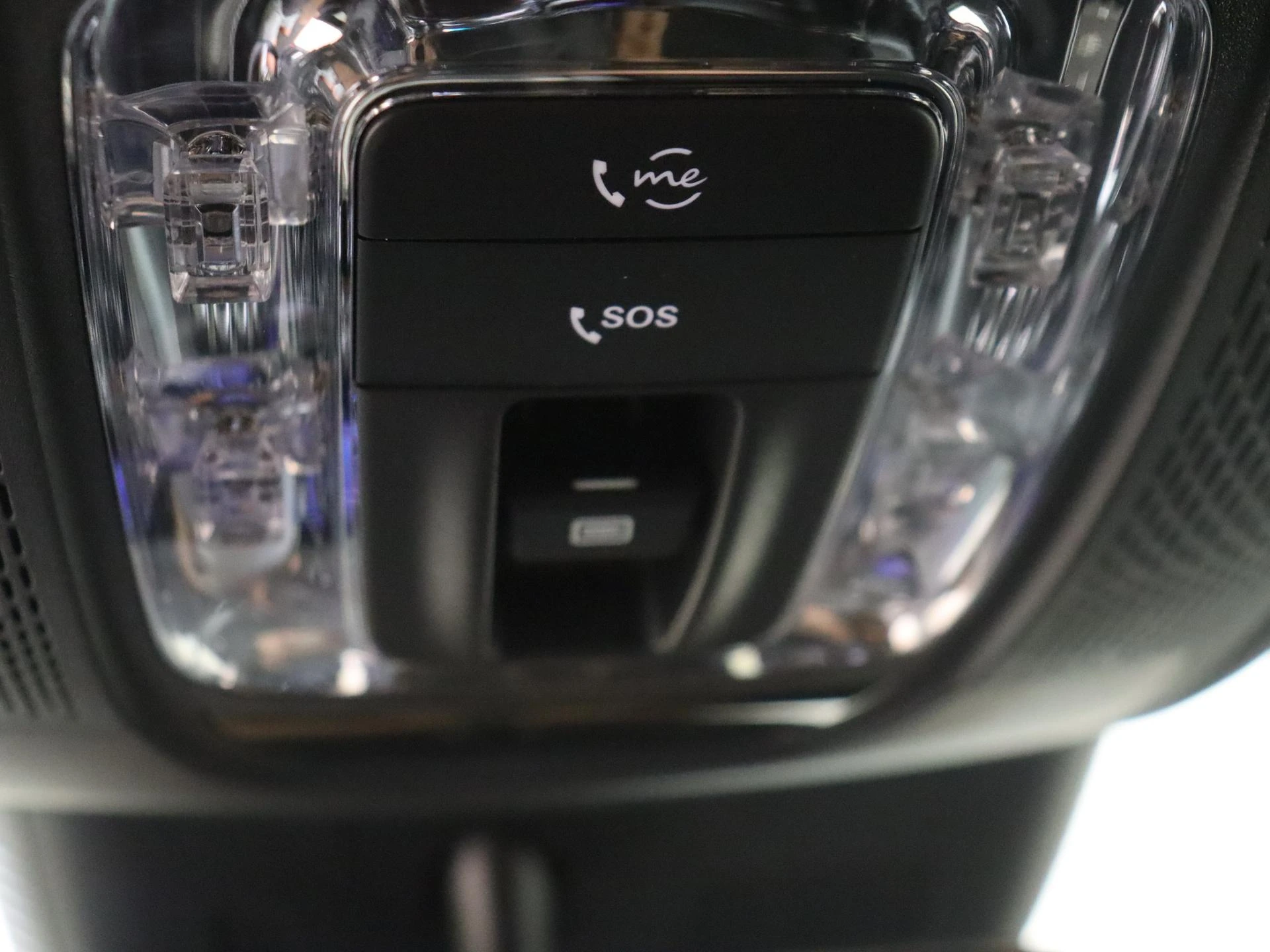 Mercedes-Benz-EQA-image-24