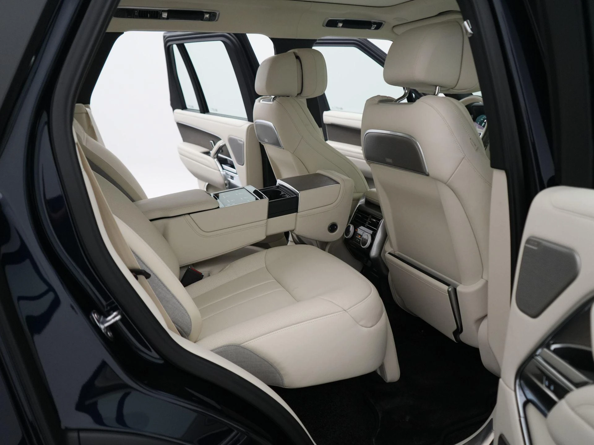 Land Rover-Range Rover-image-63
