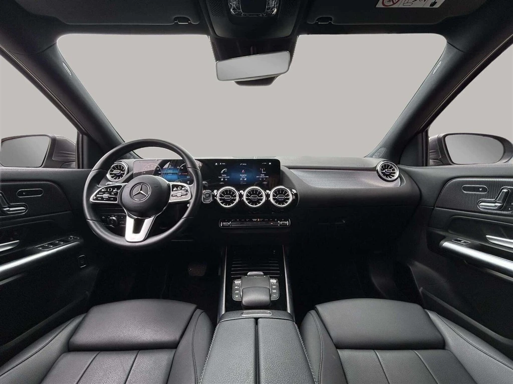 Mercedes-Benz-EQA-image-12