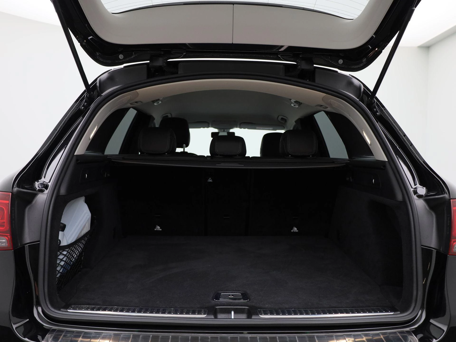 Mercedes-Benz-GLC-image-13