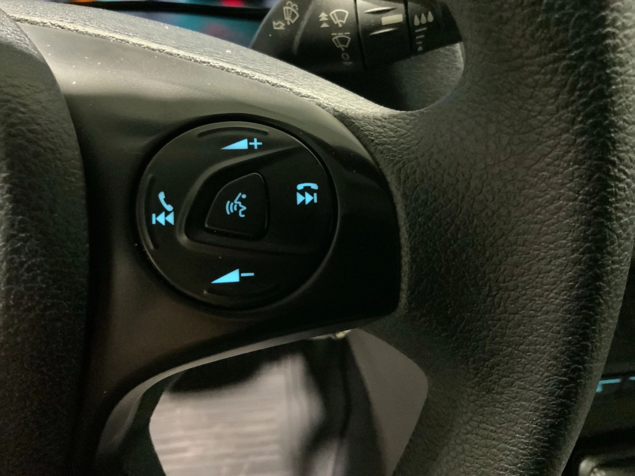 Ford-Transit Connect-image-16