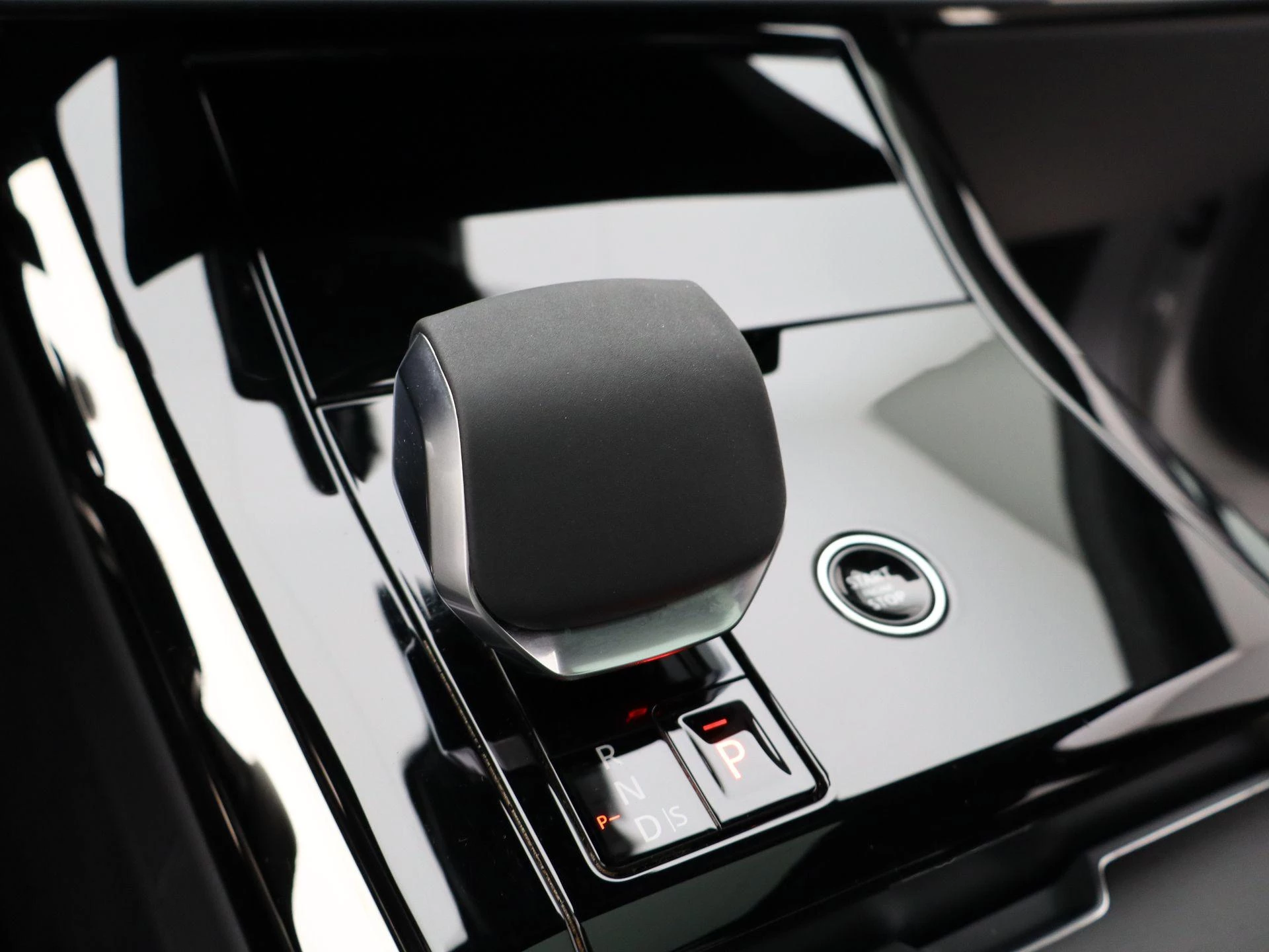 Land Rover-Range Rover Sport-image-17