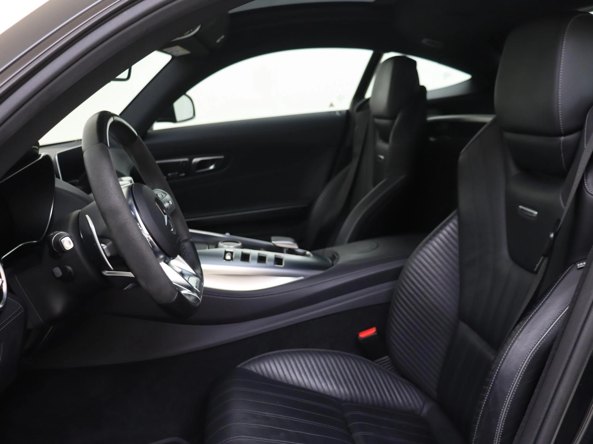 Mercedes-AMG-GT-image-18