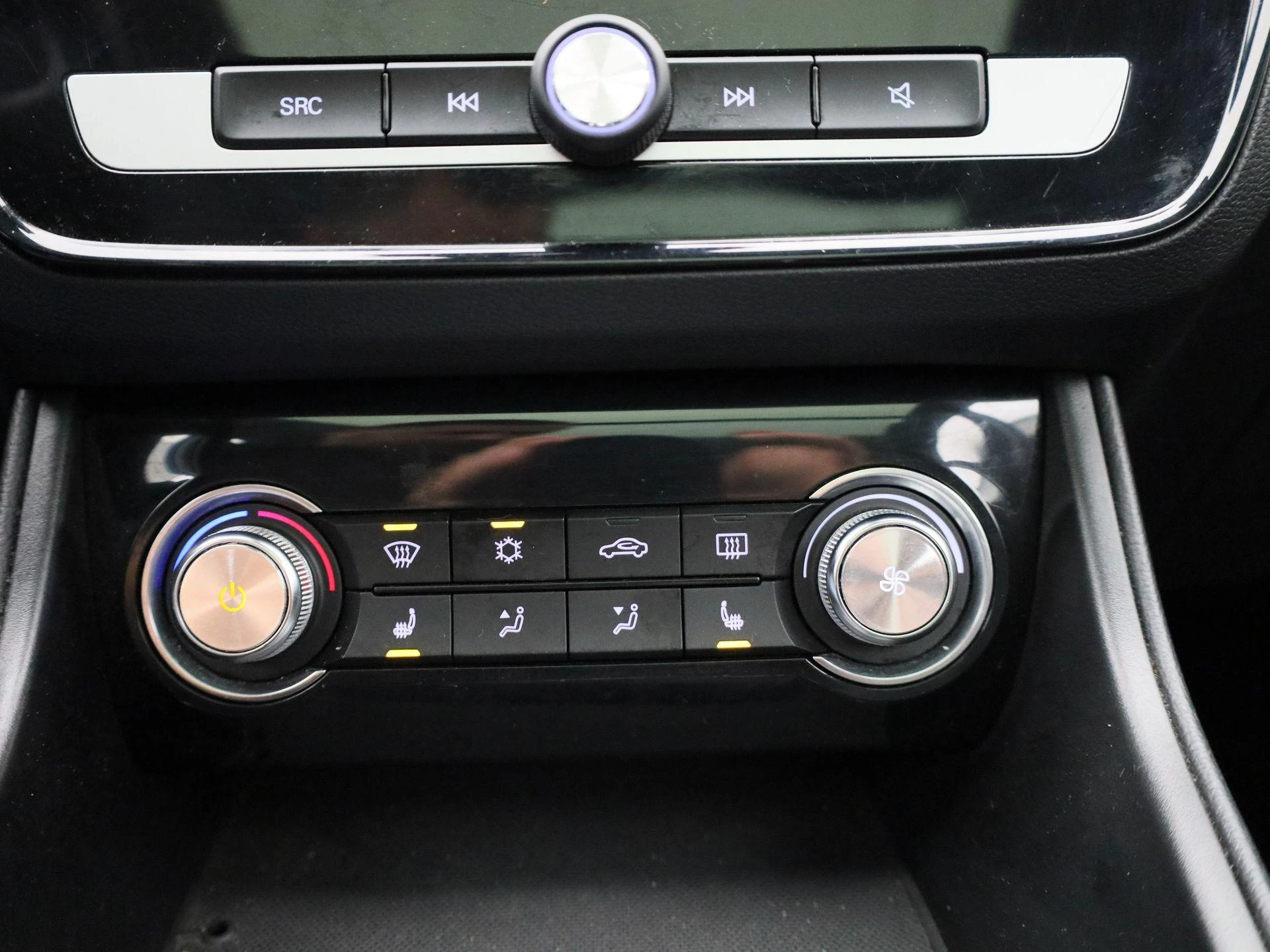 MG-ZS EV-image-17