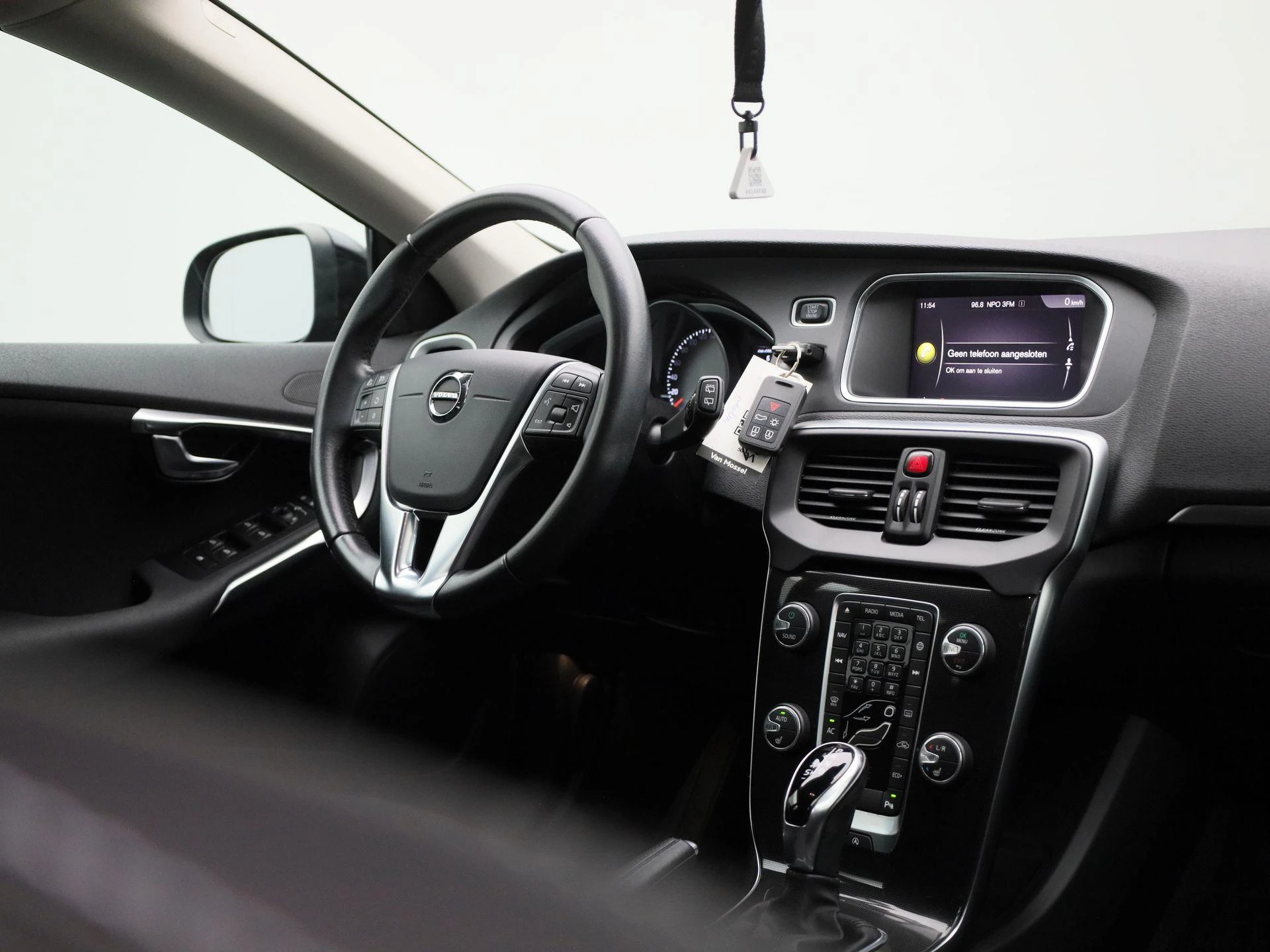 Volvo-V40-image-33