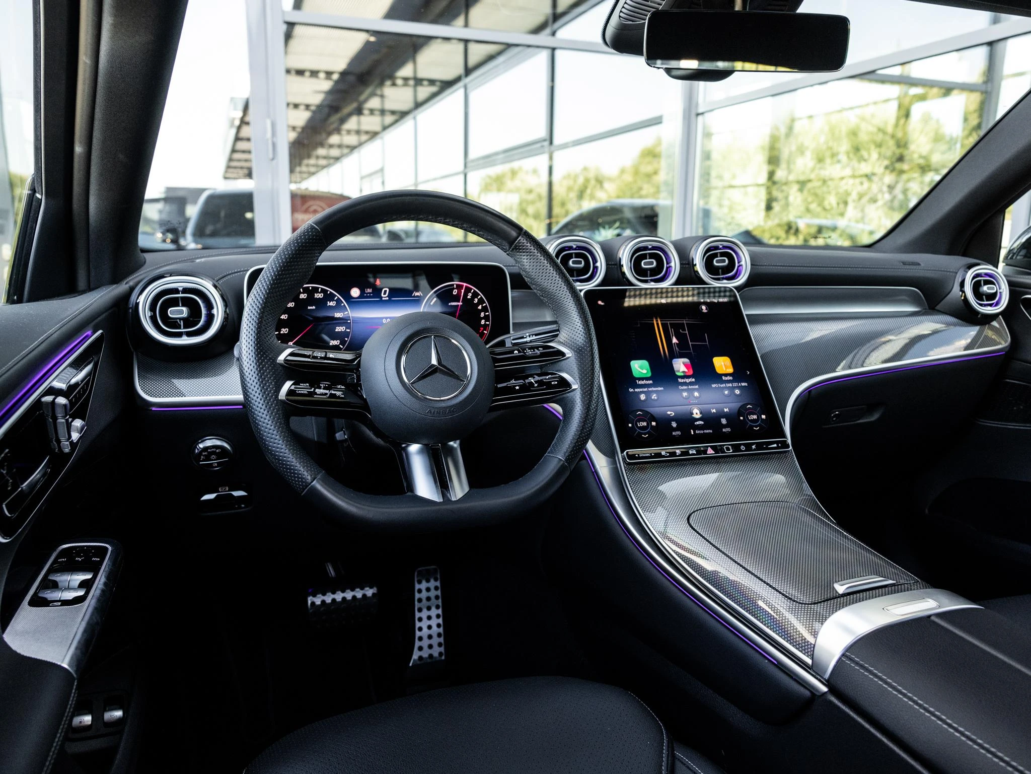 Mercedes-Benz-GLC-image-16