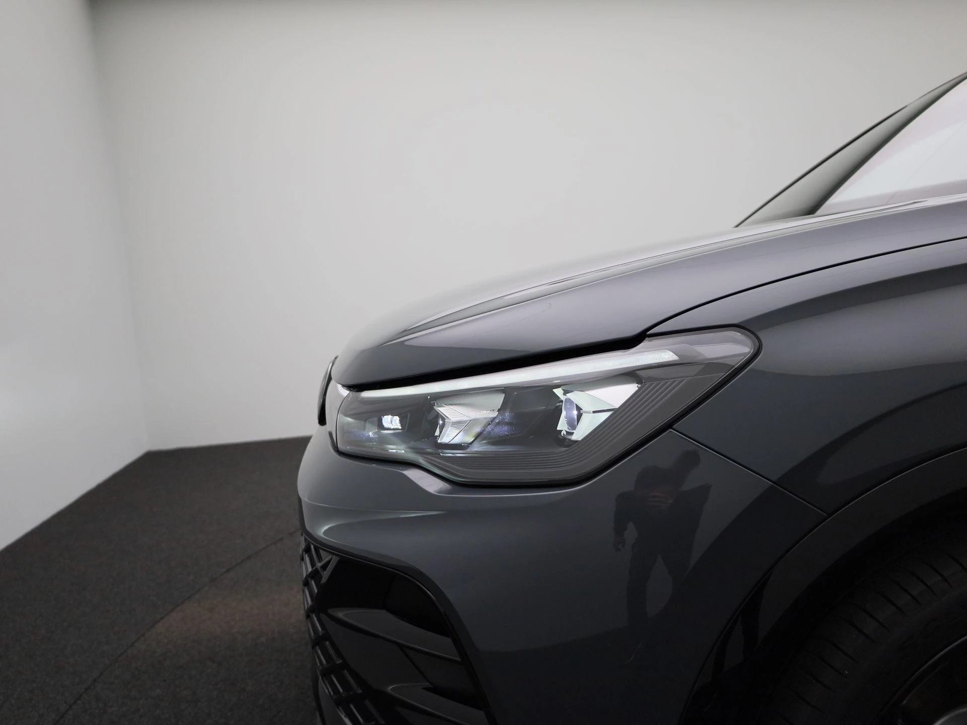 Volkswagen-Tiguan-image-16