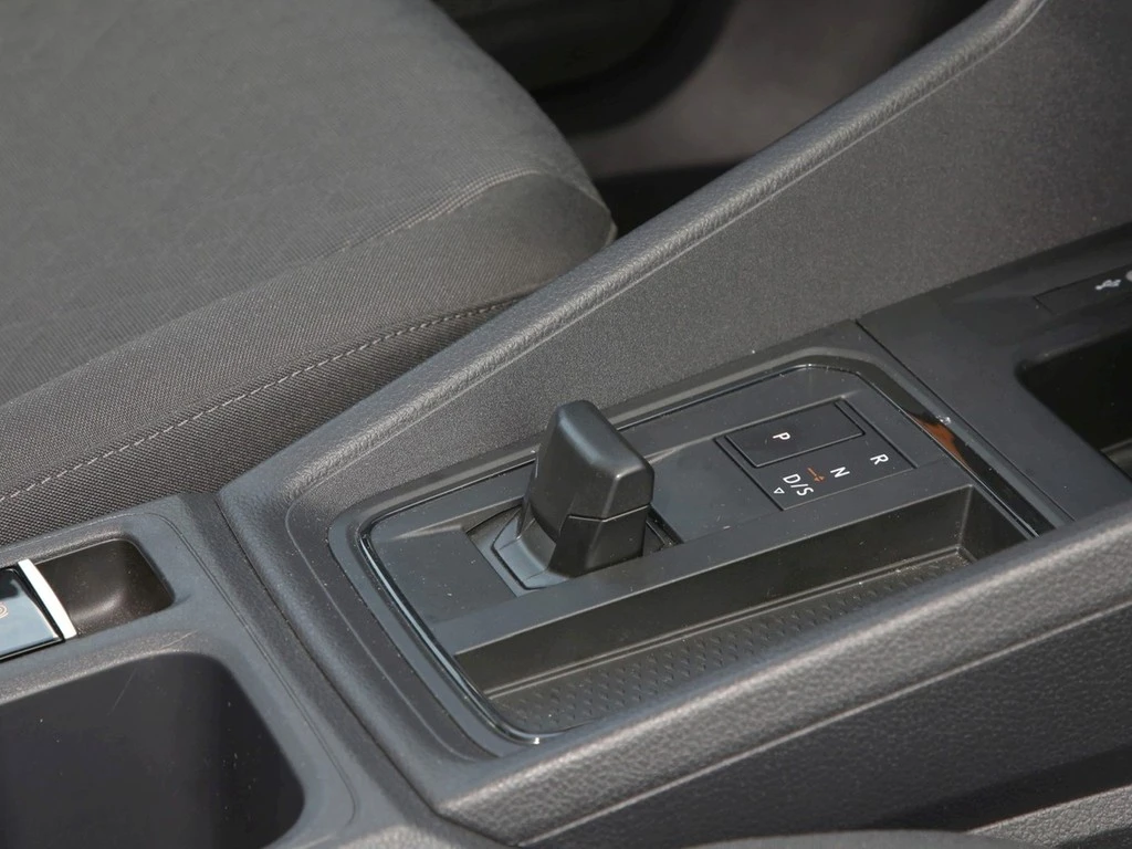 Volkswagen-Caddy-image-9